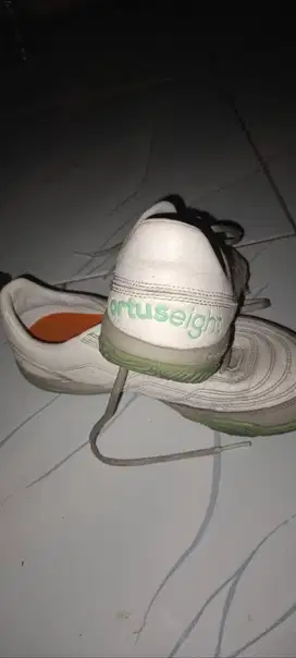 Sepatu futsal Ortuseight
