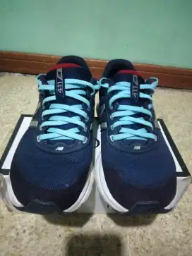 Sepatu running NB 411 cakeep