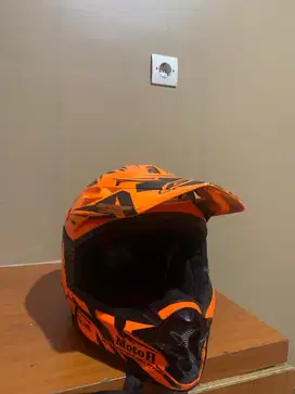 Helm GM jual cepat