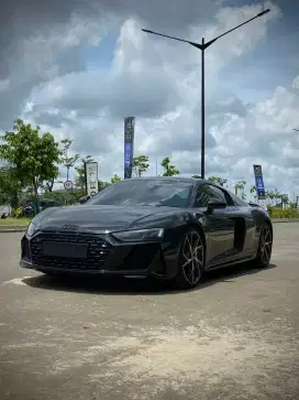 Cinta ditolak?  Pake Audi R8 anti tolak!  5.2L V10 7speed DCT nik 2023