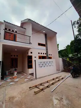 Hunian mewah 300jtan 2 lantai, lokasi pinggit jalan dekat stasiun