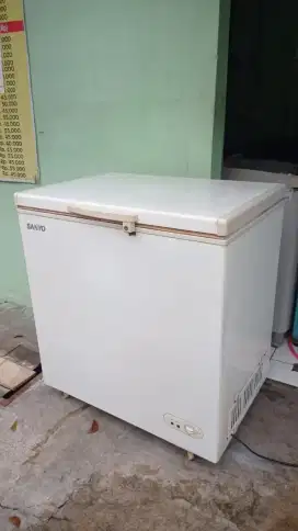 Frezer box sanyo 180liter