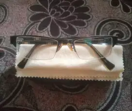 Kacamata ori fendi