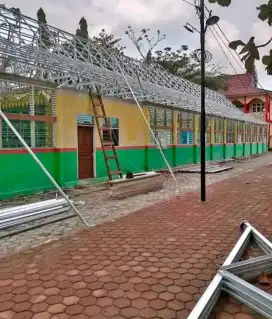 Atap sekolah baja ringan terpasang