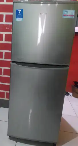 Dijual kulkas 2 Pintu Merk Aqua Tipe AQR  - D240D240