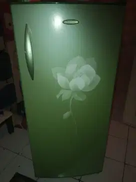 kulkas 1 pintu merk polytron