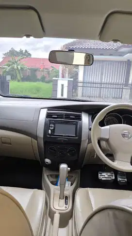 Nissan Grand livina 2010 Bensin