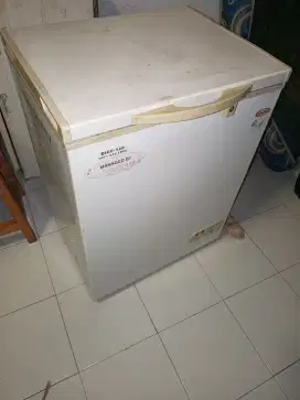 FREEZER BOX DAIMITSU 120 LT DIKIRIM AREA JAKARTA SELATAN
