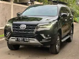 Toyota Fortuner Vrz 2.8 AT 2022 Hitam