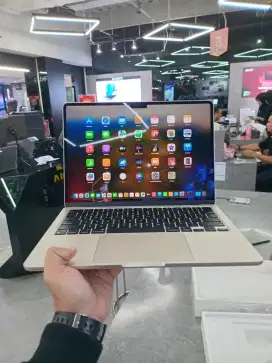 Kredit Macbook Air M2 Ram 16 GB SSD 256GB Resmi