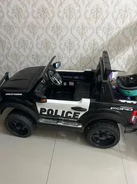 Mobil mainan anak ford raptor