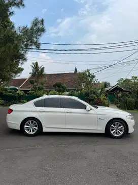 BMW 523i 2010 Bensin