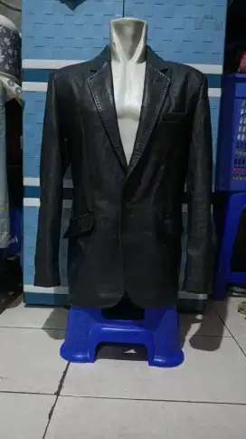 Jas kulit itali