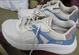 Sepatu skechers bobs squad size 43