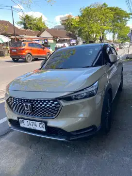 HR-V SE two tone 2023 Automatic