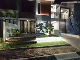 HUNIAN MEWAH 2 LANTAI DI GRAHA RAYA BINTARO
