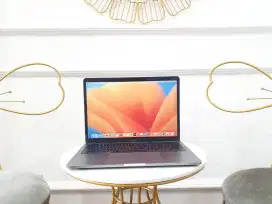 MacBook Pro 13 2020 Touchbar Retina CORE i5 RAM 8GB SSD 256GB