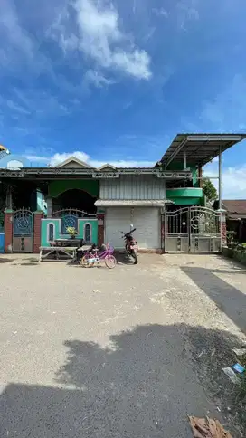Rumah pinggir Jln Yos Sudarso. Banjarmasin barat