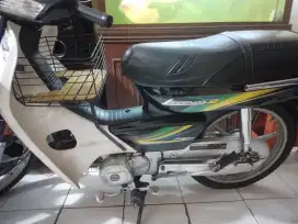 Motor honda legenda
