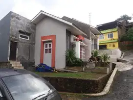 DIJUAL CEPAT, RUMAH DEKAT TERMINAL CICAHEUM SUASANA DINGIN