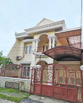 SEWA JUAL RUMAH TENGGILIS UTARA 2 LANTAI SIAP HUNI FURNISH