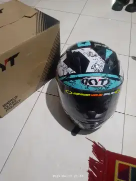KYT R-10 Fullface mulus seperti baru