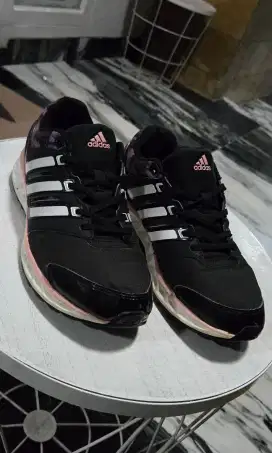 SEPATU ADIDAS RUNNING