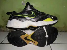 Sepatu sneakers ori indo