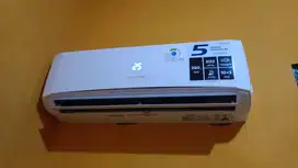 AC Polytron 1/2 PK, Pemakaian normal 9 Bulan Masih garansi.