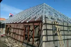 Atap rumah baja ringan terpasang kulitas bagus garasi 15 tahun