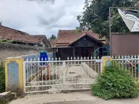 Dijual Rumah Ciparay Bandung Dekat Jalan Raya - Luas - Halaman Luas