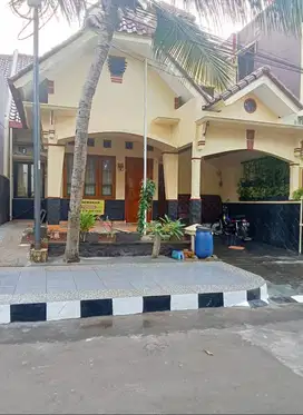 Disewakan Rumah 2 Lantai di Pesona Khayangan Margonda Depok