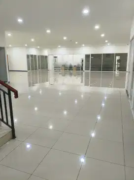 De Prima Terra Gudang & Kantor Bagus Dijual Cepat