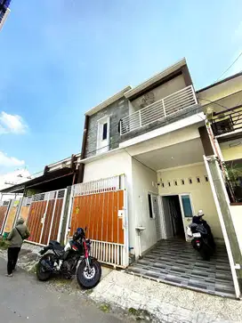 Rumah Kost Aktif 80m² Murah Kawasan Kost Dekat Kampus UMS