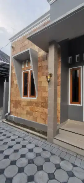 DISEWAKAN Rumah Baru, Dalam Cluster, lokasi strategis, dalam ringroad