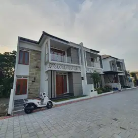 Jual Rumah 2lantai dekat rs dr oen solo Baru 800jt an