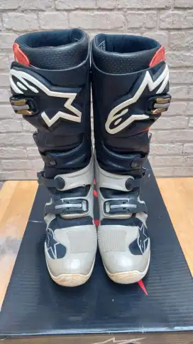 Sepatu cross Alpinestar Tech 7 Limited, size 43 (US 9)