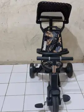 Jual second Stroller sepeda roda tiga lipat 
Bebehoo Gen2 - 7 in 1