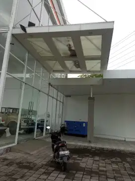 Kusen alumunium dan kaca