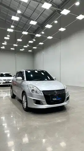 TDP 25jt! Suzuki Swift GL AT 2012, Plat L, KM 135rb, Istimewa