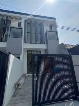 Baru Gress‼️Rumah Pandugo dekat MERR - Smart Home