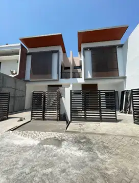 Rumah Baru Gress Modern Tropical Sutorejo dekat Raya Mulyosari