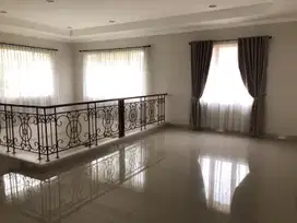 Rumah Emerald Mension Lippo Cikarang Siap Pakai