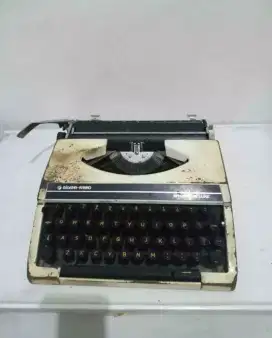 mesin tik/ ketik era 80'an