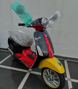 Jual Vespa Primavera x Mickey Mouse