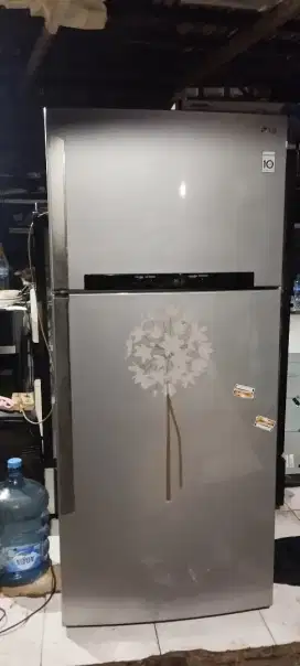 Kulkas inverter jumbo merk LG
