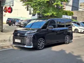 Toyota voxy TSS 2023