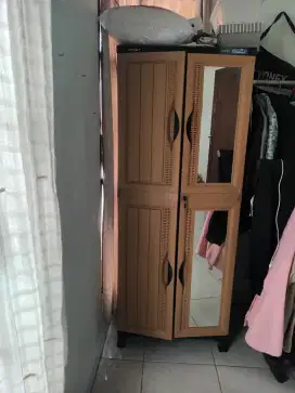 Lemari plastik 2 pintu merk napolly