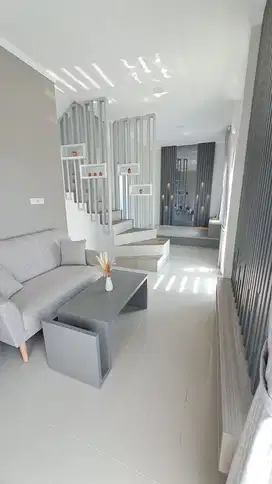 Rumah Medin. Dekat Tol, Baru 2 LANTAI Murah Mewah Townhouse Kota Depok