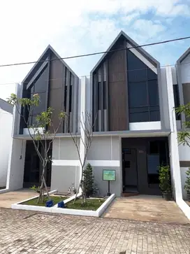 Rumah 2 lantai di karawaci lokasi strategis privat tepat dijalan utama
